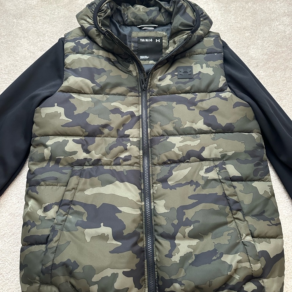 Under Armour youth puffer jacket.